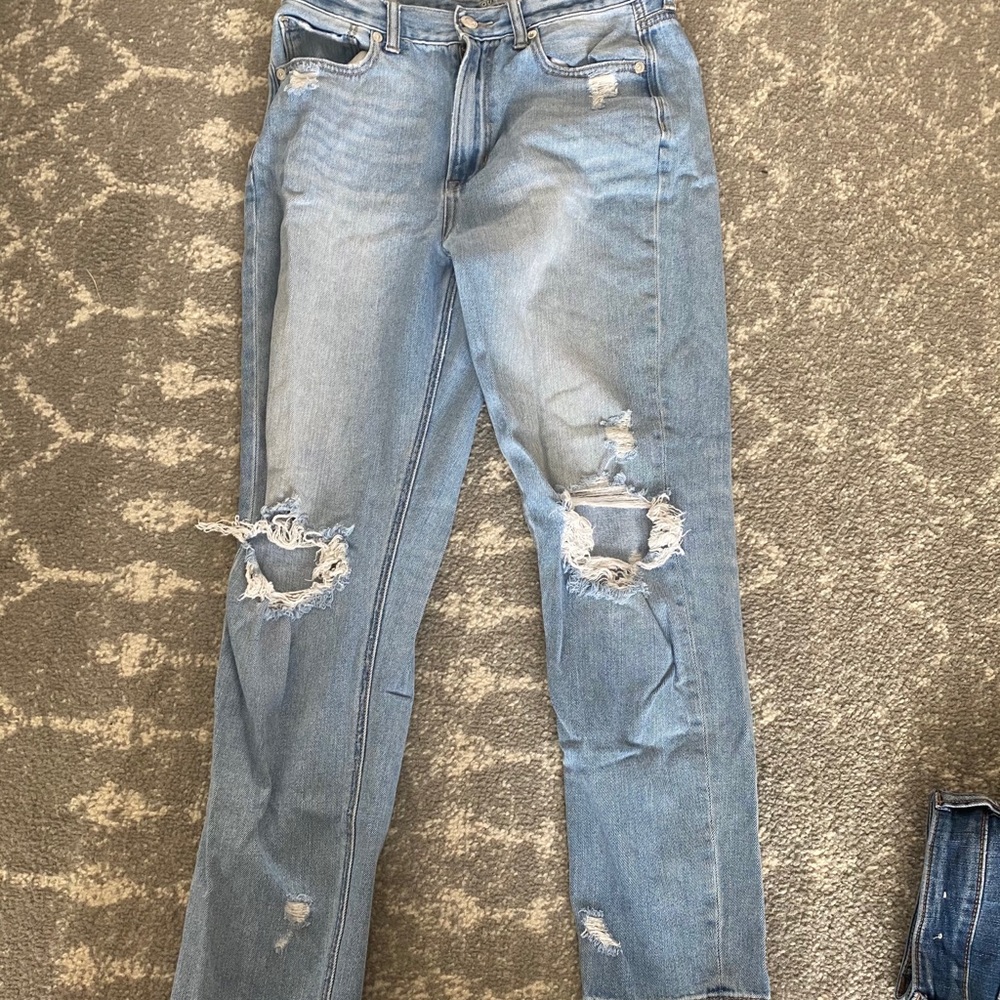 American eagle mom jeans